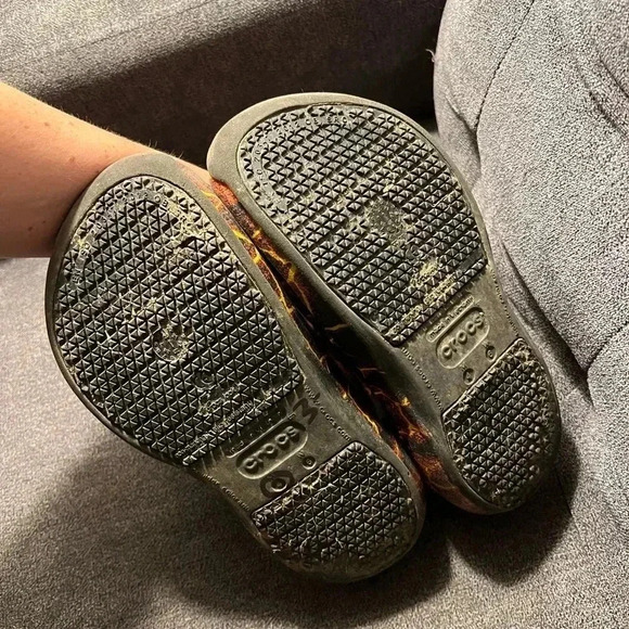 crocs lava style size women’s 6, men’s 4 - Picture 6 of 8